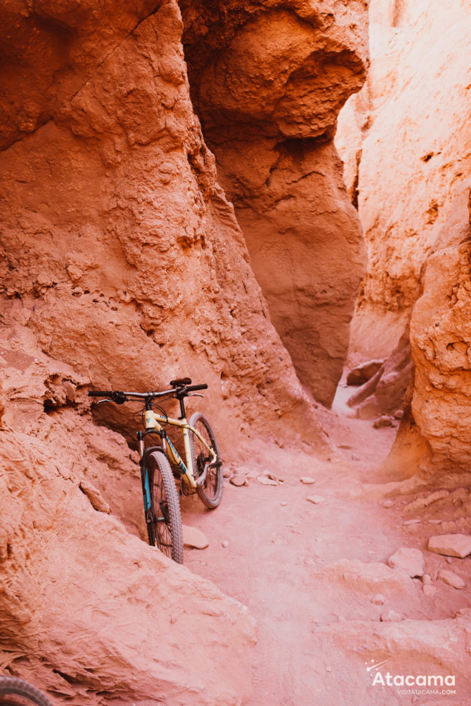 Garganta del Diablo - Passeio de bike no Atacama
